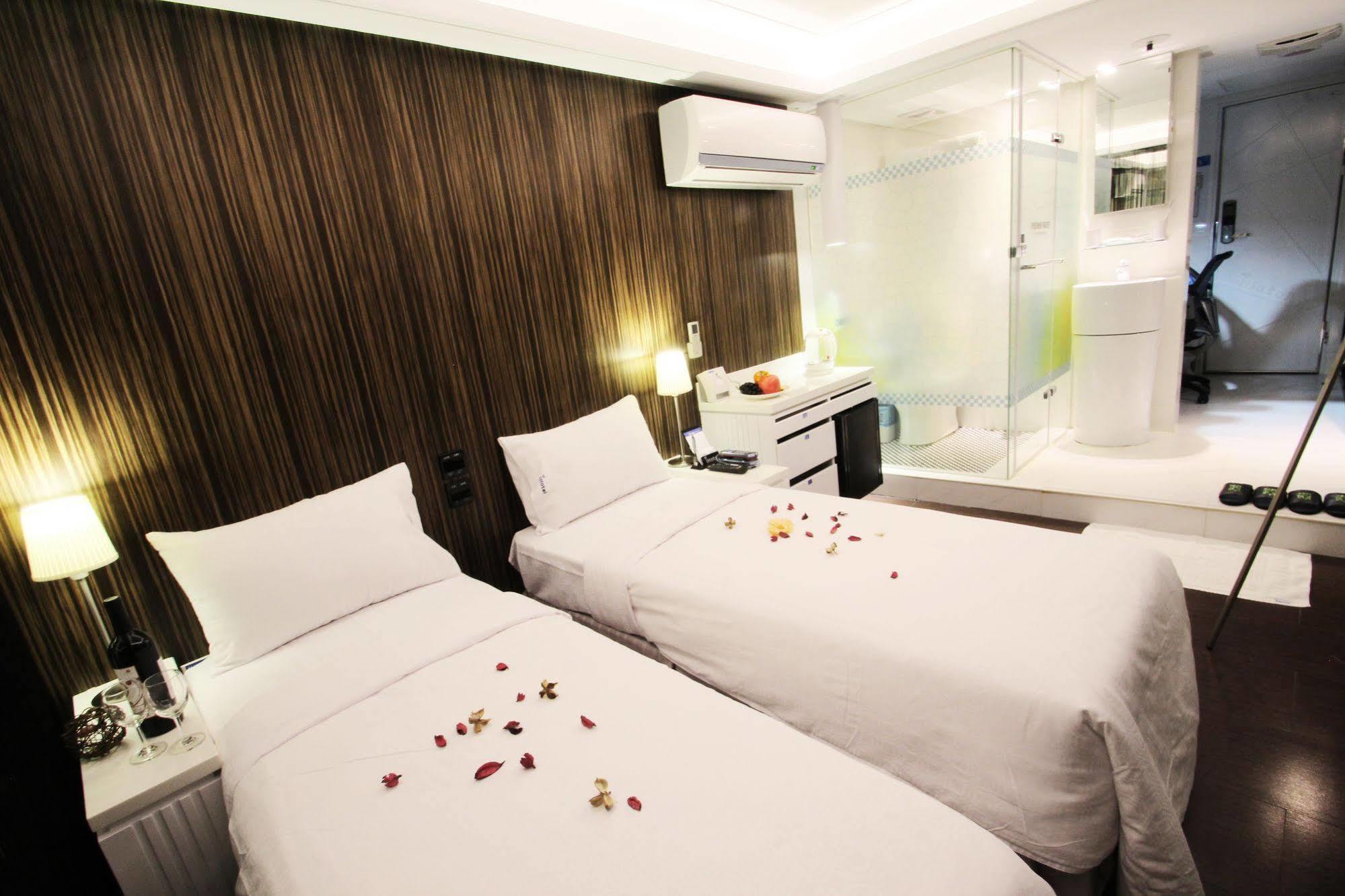 I Hotel - Taoyuan Esterno foto